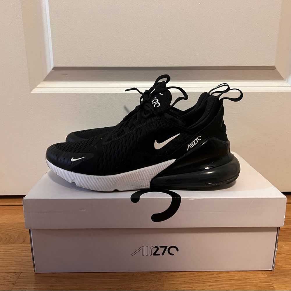 NIKE AIR MAX 270
